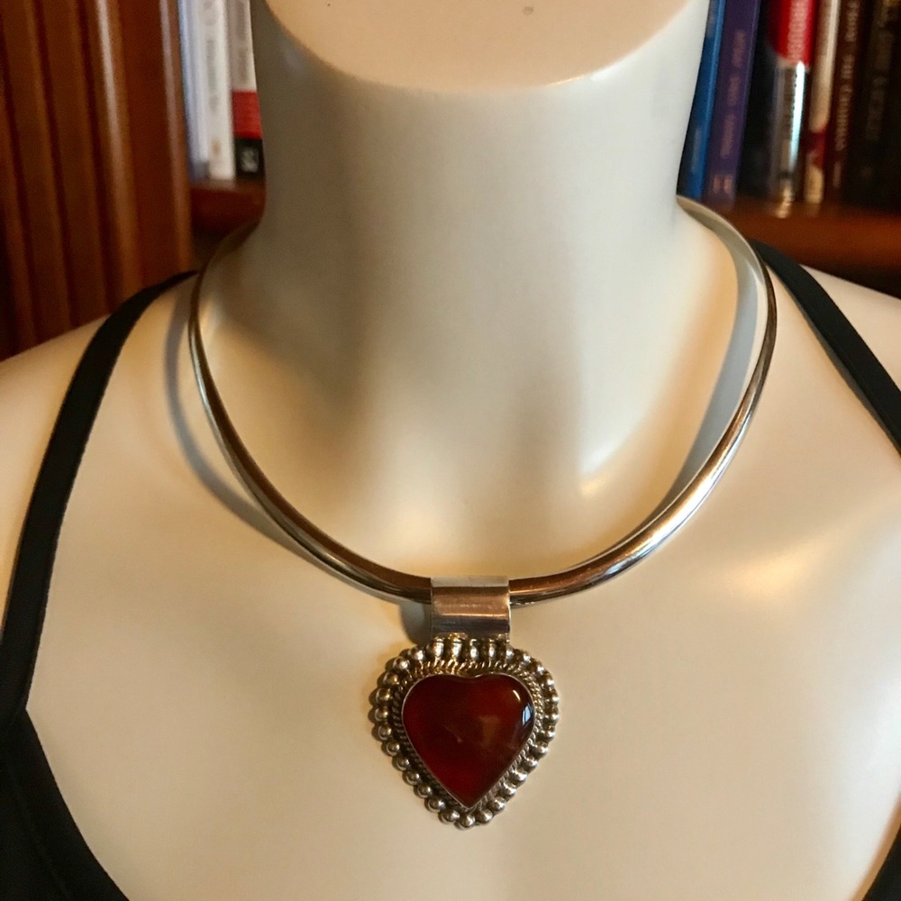 Neck collar with slide